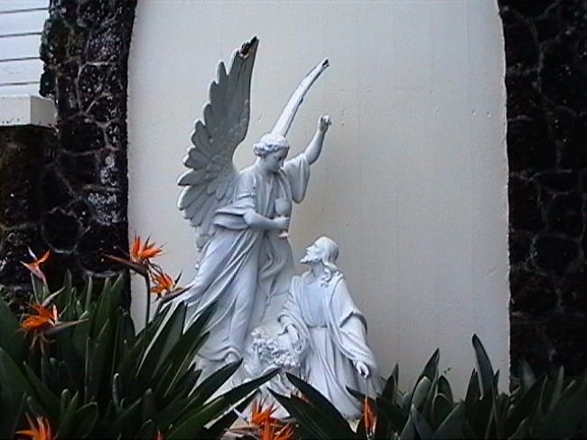 Angel figure, 