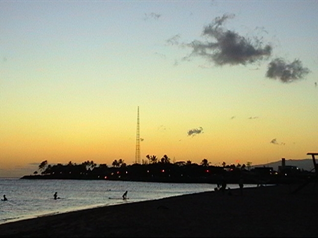 Looking towards Honolulu harbour, antenna mast