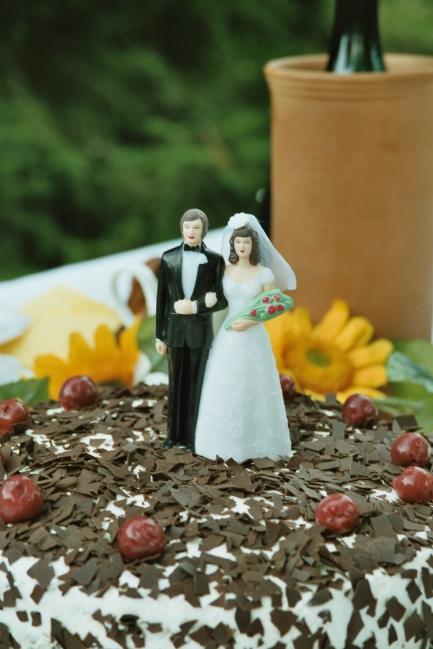 Brautpaar auf der Torte, auf der Standesamtlichen Hochzeit