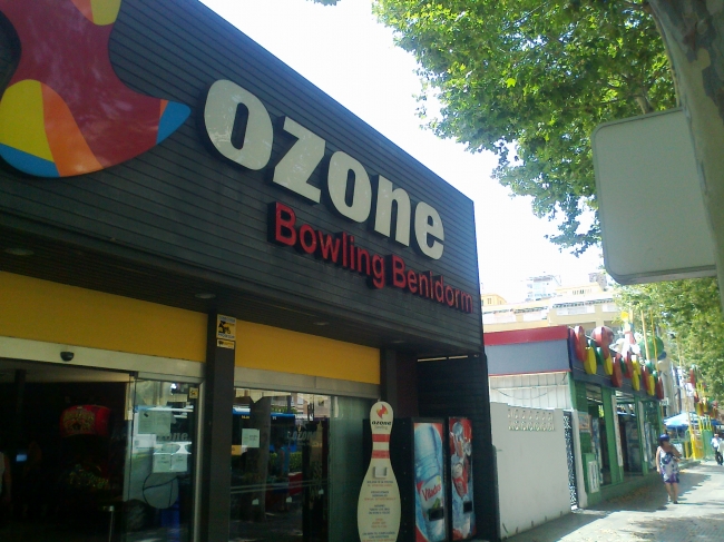 Ozone Bowling Benidorm arcade, 