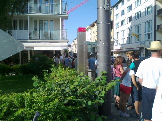 Schlange an der Eisdiele, Türkenstraße