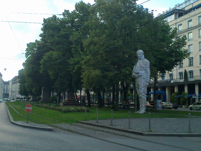 Platz vordem Bayerischen Hof, 