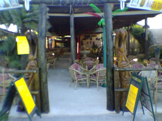 Tiki Bar, 