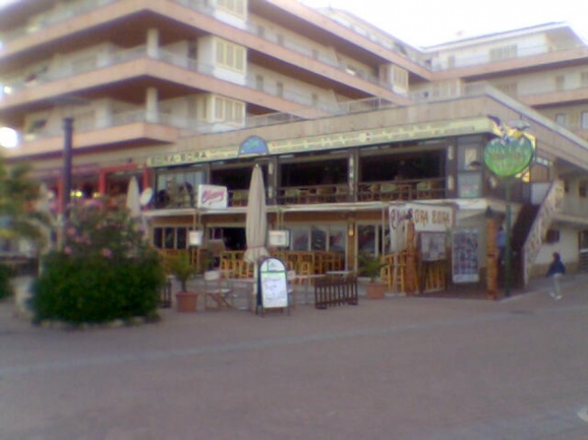 Bora Bora cokcktail bar, tiki style