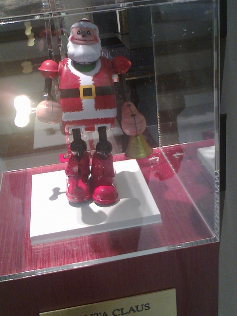Robot Santa Claus, bei Prada?, can't remember