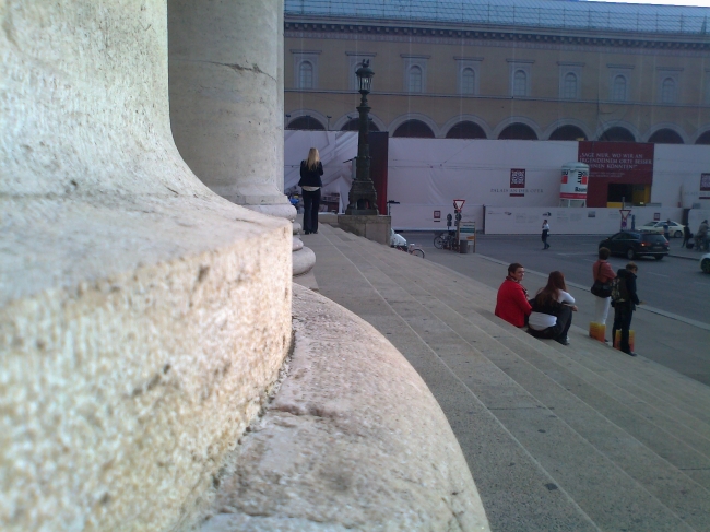 Stairs in front of the Oper München, 