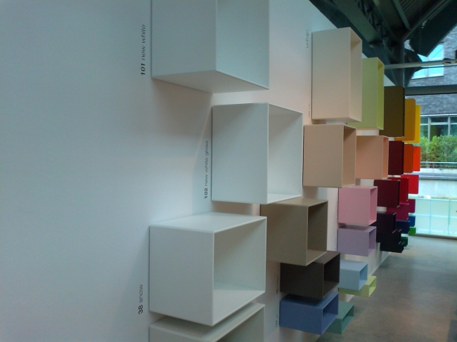 Shelf system in colours, 
