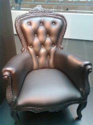 Louis comfy chair