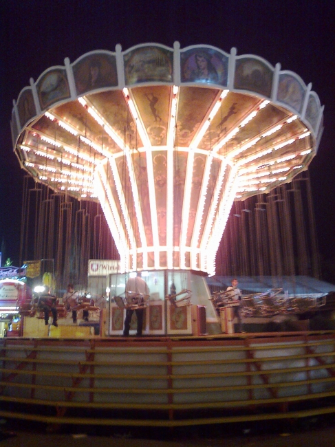 Oktoberfest merry-go-round, 