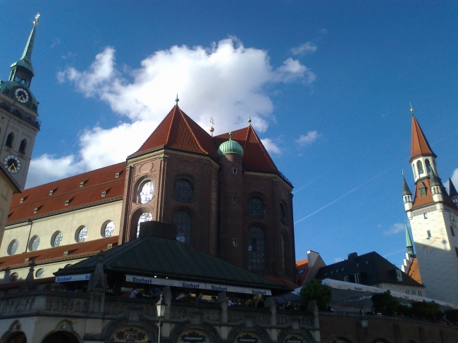 Rischart Cafe in front of St. Peter, One of the nicest views over Viktualienmarkt