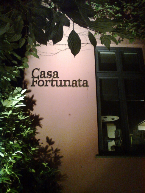 Casa Fortunata, in the hidden gardens behind Maximilastraße, just for the very few...