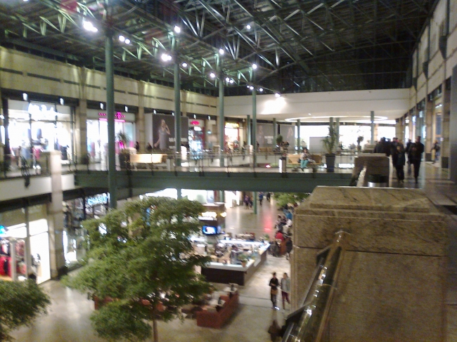 Centro OB near the main entrance, This is the corner where dm used to be, lower left floor is the Apple Store Oberhausen, occluded by some fake trees