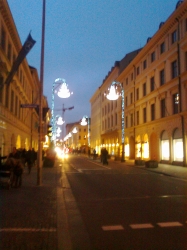 Brienner Straße, looki...