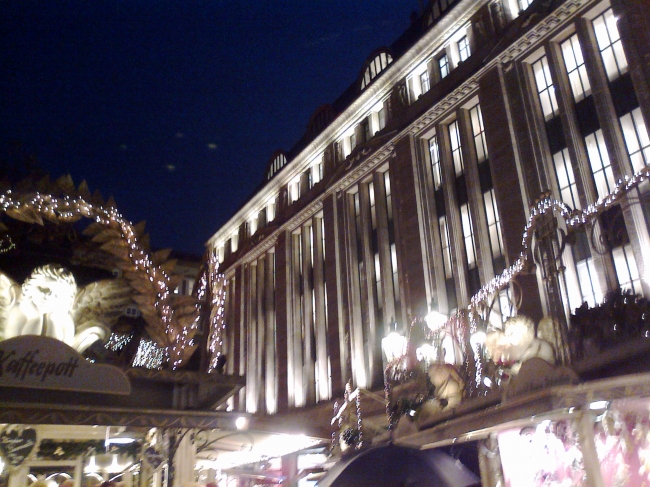 Carsch Haus facade, ex Horten, and the opened Christmas market in front near the pavillion