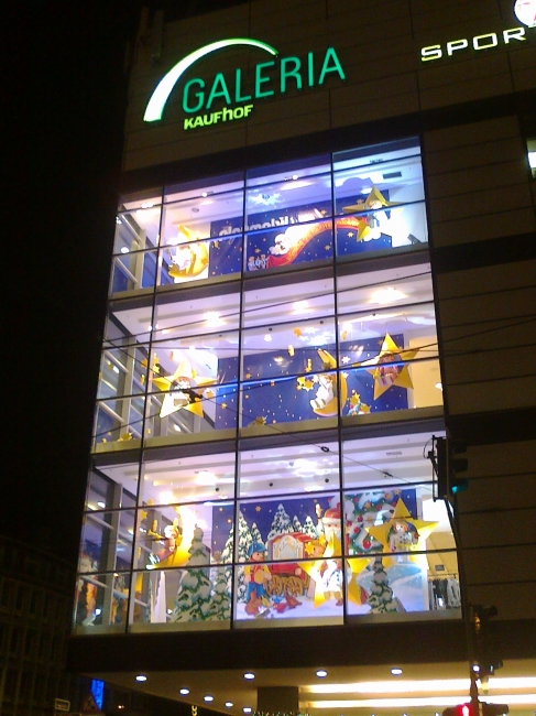 Giant Playmobil window at Kaufhof Am Werhahn, 