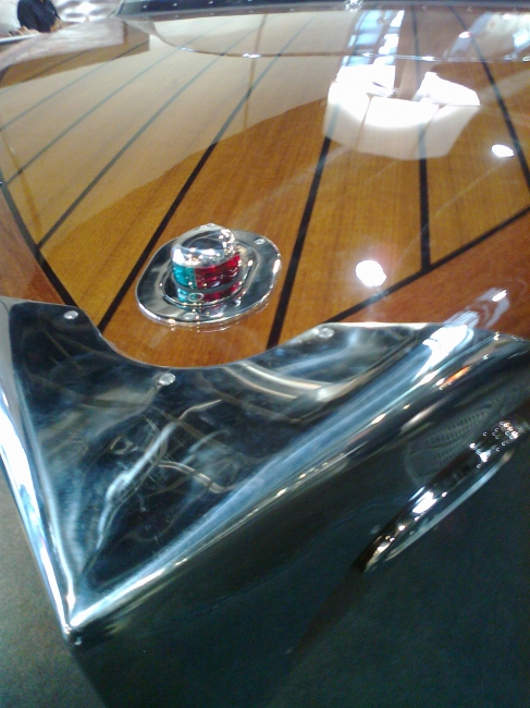 Riva style level of detail, Plated bow (Bugspitze), sort of a lavish nose cap for yachts
