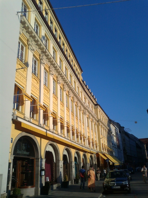 Das Haus Dallmayr in der Abendsonne, 