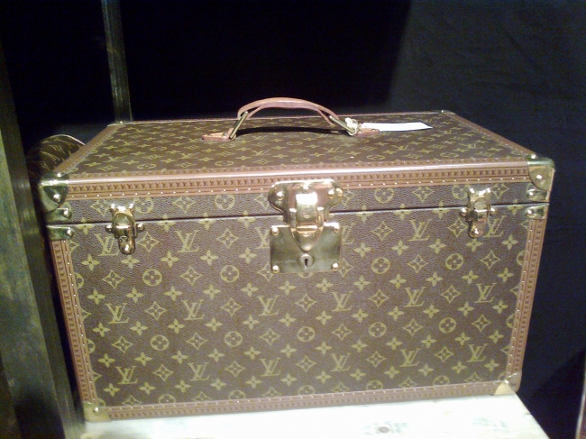 Mid-Size LV luggage box, 