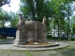 Brunnen am Maximilians...