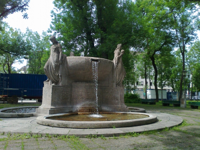 Brunnen am Maximiliansplatz, 
