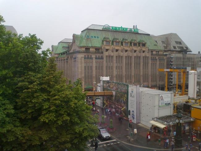 Kaufhof Kö, eingerüstet, as seen from Mayersche Buchhandlung