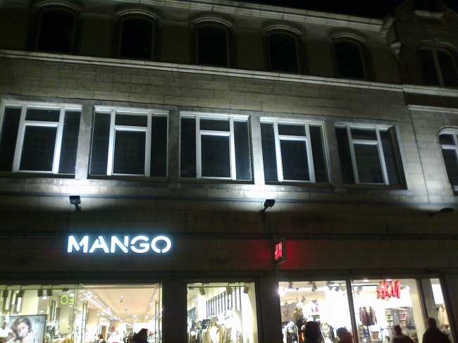 Mango Altstadt and the empty windows above, 