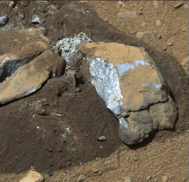 Bluish Color in Broken Rock in 'Yellowknife Bay', The Mast Camera (Mastcam) on NASA's Mars rover Curiosity showed researchers interesting internal color in this rock called "Sutton_Inlier," which was broken ...