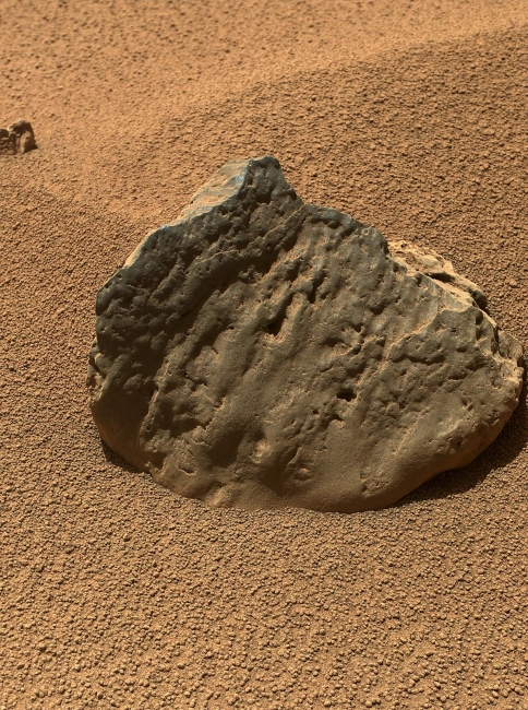 Rock 'Et-Then' Near Curiosity, Sol 82, The Mars Hand Lens Imager (MAHLI) on the arm of NASA's Mars rover Curiosity took this image of a rock called "Et-Then" during the mission's 82nd sol, or Mart...