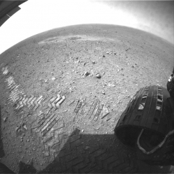 Curiosity Tracks Its T...