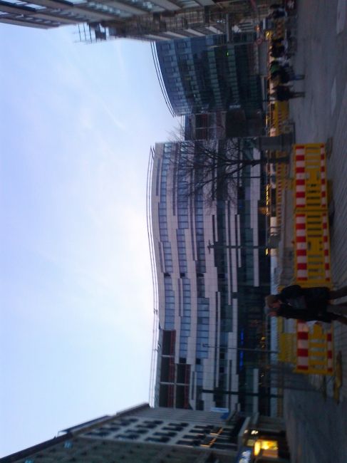 KÖ-Bogen, Düsseldorf, as seen from Shadowstraße near Esprit