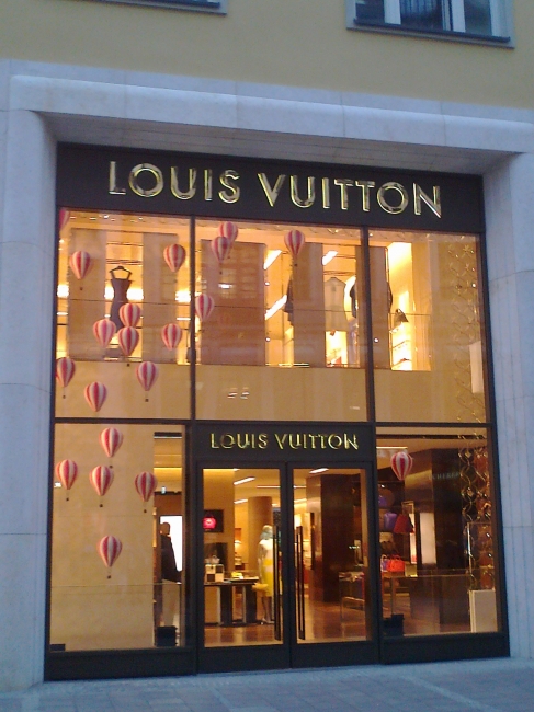 Again, The newly opened Louis Vuitton shoppe, with it's balloon decoration, main portal and store, as designed by interior designer / architect Peter Marino, New York