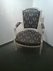 Gallery chair
