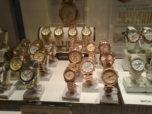 The MK hype!, Gurls, listen up, wanna be chic, then grab one of these, 250 quid and you're in fashion. (Michael Kors budget Rolex replicas, fake gold)