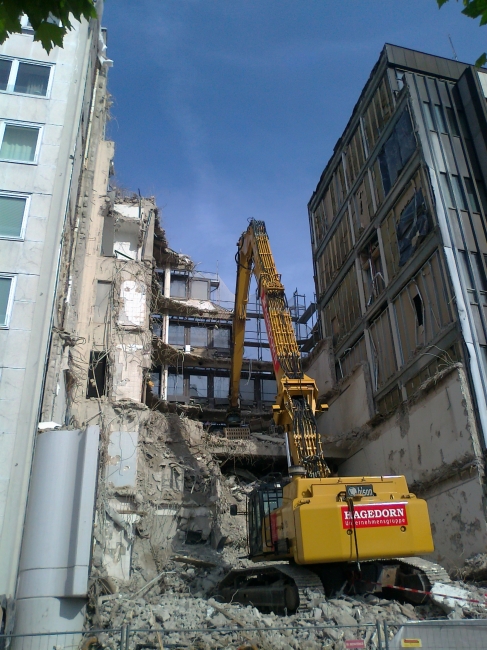 Demolition on Rhine promenade, walking down the promenade from Altstadt towards Mannesmannufer, you can find this surreal scene here