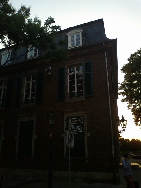 Corner of Schulstraße / Hafenstraße, near beergarden "Das Schiffchen"