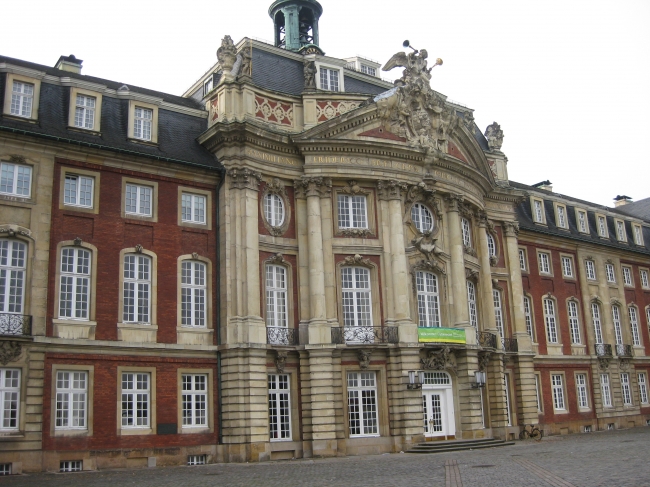 Schloss jetzt Universität, 