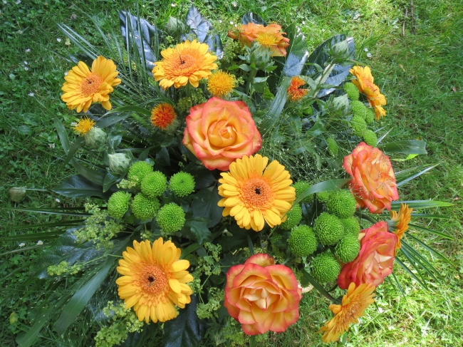 Blumenstrauss, orange, grün
