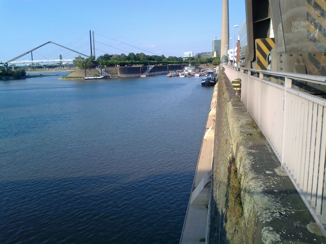 Hafenbecken, medienhafen Düsseldorf