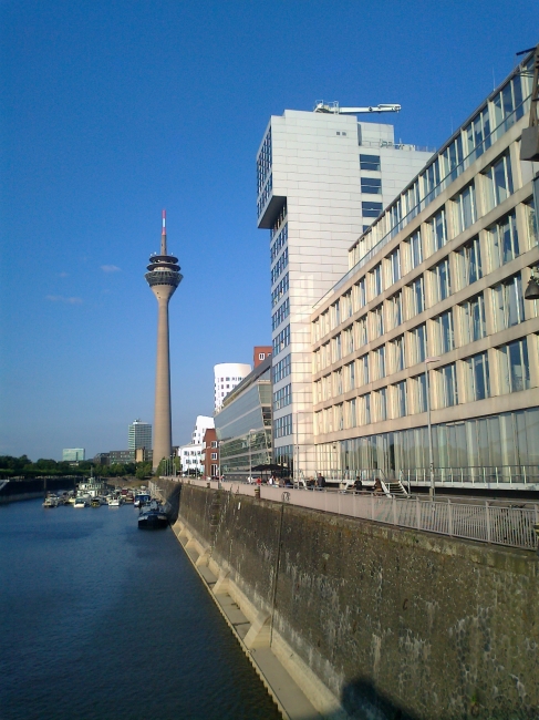 Funkturm Düsseldorf, as seen from the bridge @ Medienhafen Düsseldorf