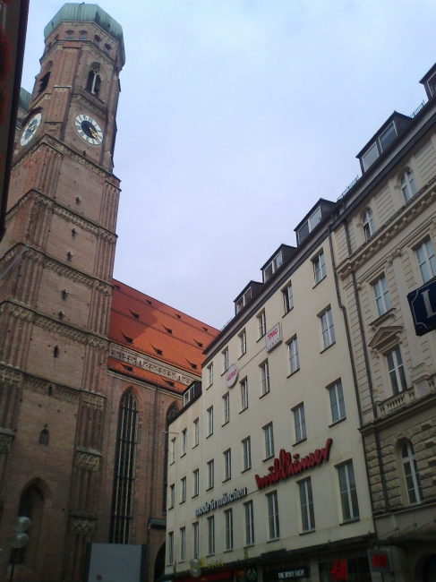 TeleMünchen Gruppe Headquarter in Munich's city, HQ and home of Tele 5, TeleMünchenGruppe (TMG), Frauenkirche