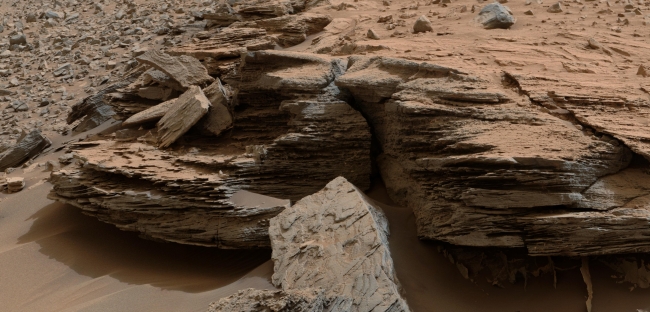 Cross-Bedding at 'Whale Rock', Figure 1 Click on the image for larger version This view from the Mast Camera (Mastcam) on NASA's Mars rover Curiosity shows an example of cross-bedding that...