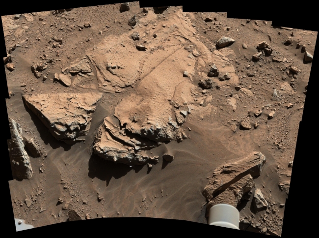 Sandstone Target 'Windjana' May Be Next Martian Drilling Site, Figure A High Resolution TIFF file Click on the image for larger version NASA's Curiosity Mars rover has driven within robotic-arm's reach of the sandstone s...