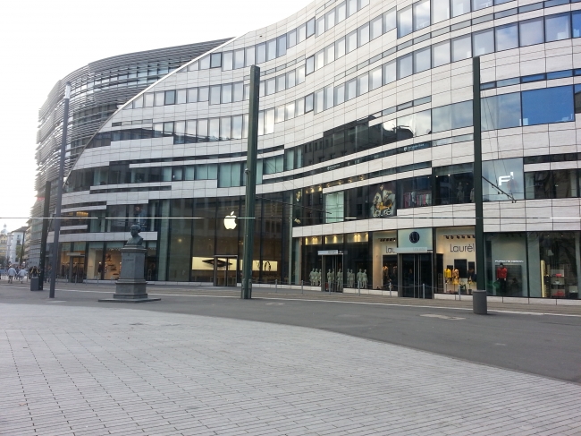 Shadowplatz, Laurel, Porsche Design, Apple Store