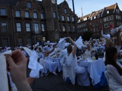 Diner en Blanc