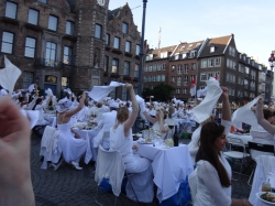 Diner en Blanc