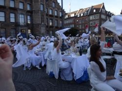 Diner en Blanc