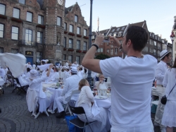 Diner en Blanc