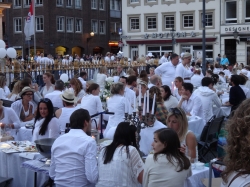 Diner en Blanc