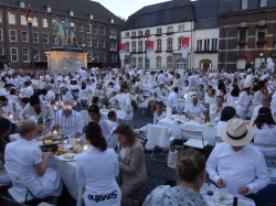 Diner en Blanc