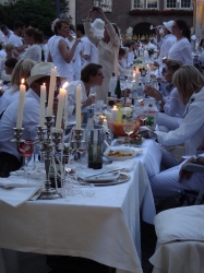 Diner en Blanc